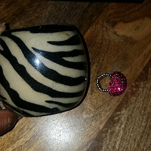 Jewelry - Picture 4 of 4